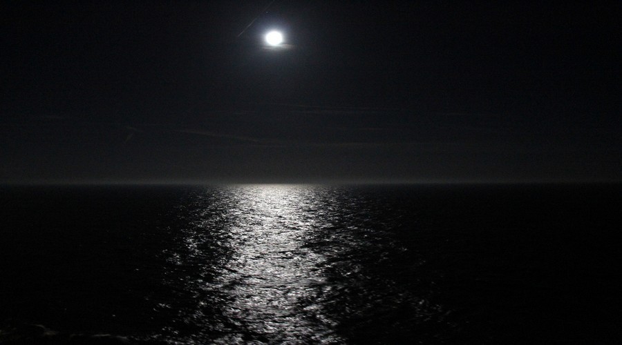 Name:  moonlight-sea-5.jpg
Views: 108
Size:  70.7 KB