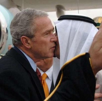 Name:  GeorgeBushKingAbdullahKissing.jpg
Views: 162
Size:  70.4 KB